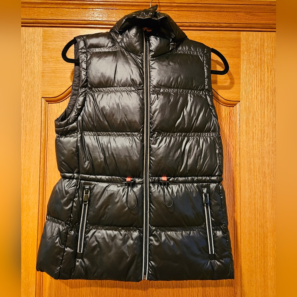 Calvin Klein Performance Puffer Jacket Size XS Brand new